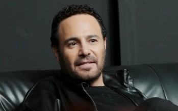 عاصي الحلّاني يُطلق “كوني القمر”.. رومانسيّة لبنانيّة تتصدّر المنصّات وتحمل رسالة إنسانيّة مؤثّرة عاصي الحلّاني يُطلق “كوني القمر”.. رومانسيّة لبنانيّة تتصدّر المنصّات وتحمل رسالة إنسانيّة مؤثّرة