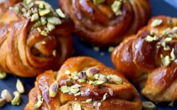 بريوش سويدي بالهيل والفستق الحلبي وهذه طريقة التحضير