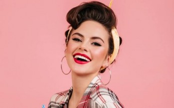 مكياج التسعينات يعود الى واجهة الموضة