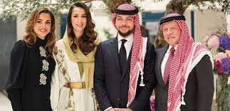 التحضيرات مستمرة.. ما دلالات شعار حفل زفاف الأمير الحسين ورجوة آل السيف؟