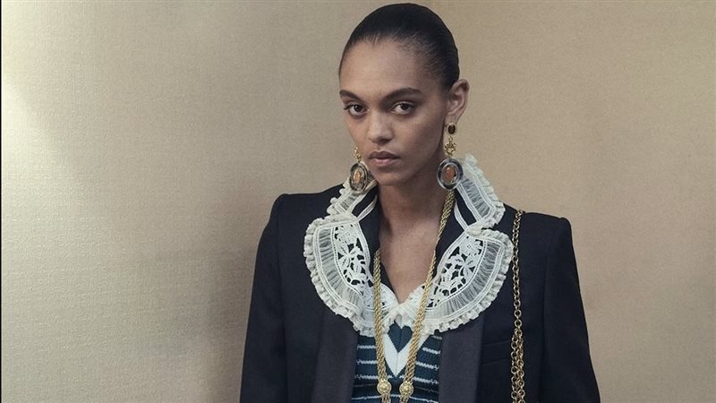 Chloé تكشف عن مجموعة ما قبل خريف 2025: أنوثة معاصرة بجذور كلاسيكية