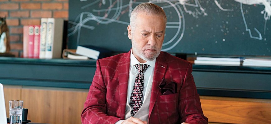 “سرّ وقدر” يطلّ قريبًا… آخر بصمة دراميّة للرّاحل فادي إبراهيم