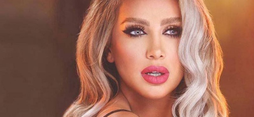 مايا دياب تنتقد مايا دياب تنتقد
