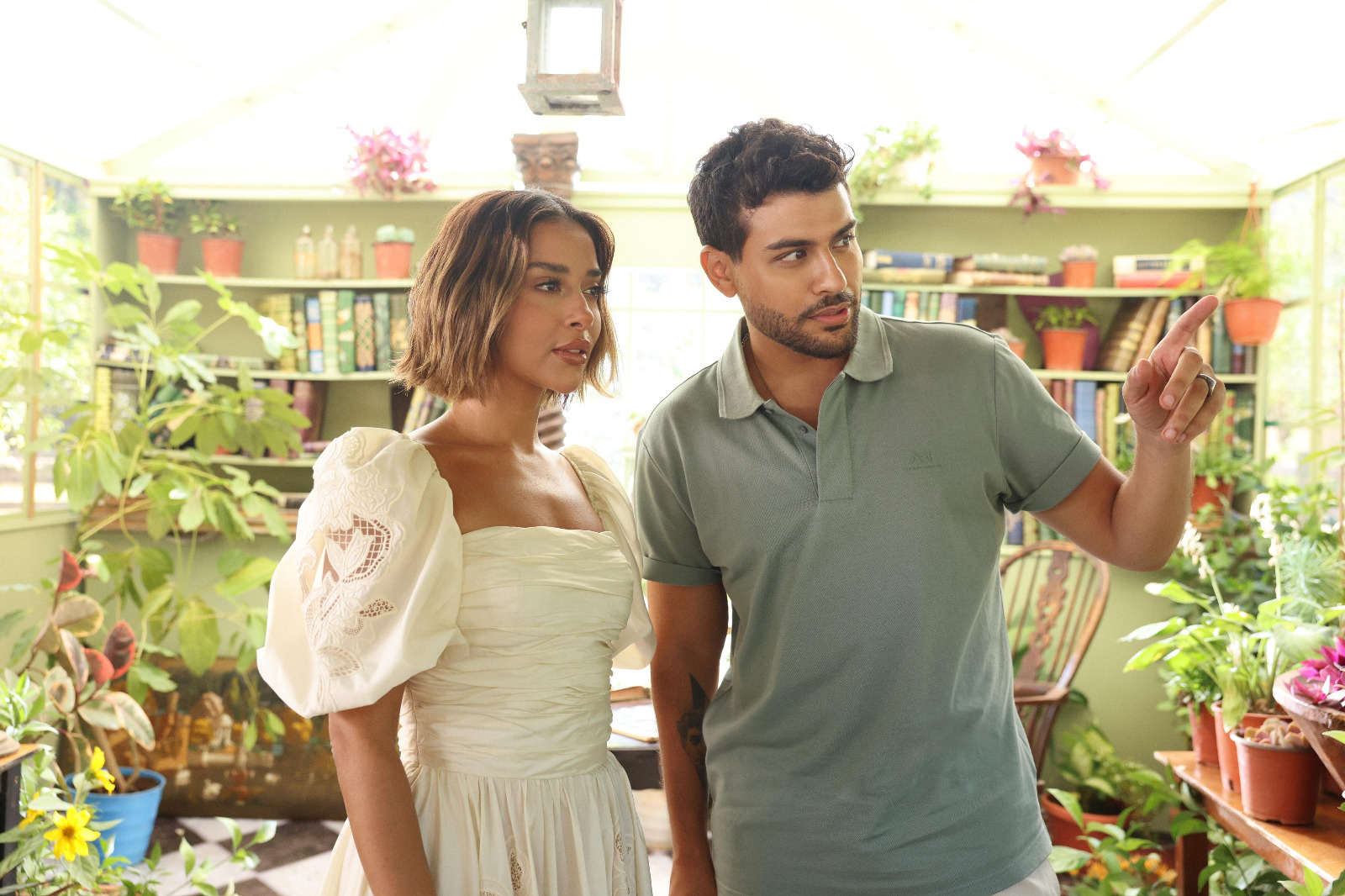 دان حدّاد يطلق نجمة جديدة… إيمان منصور بإطلالة تاريخية تعصف بالمنصّات