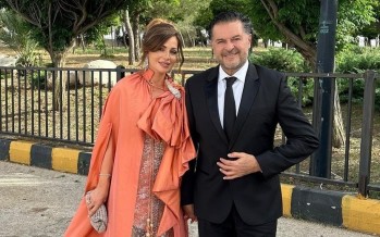 حماة راغب علامة تخطف الأنظار بإطلالتها الأنيقة في باريس