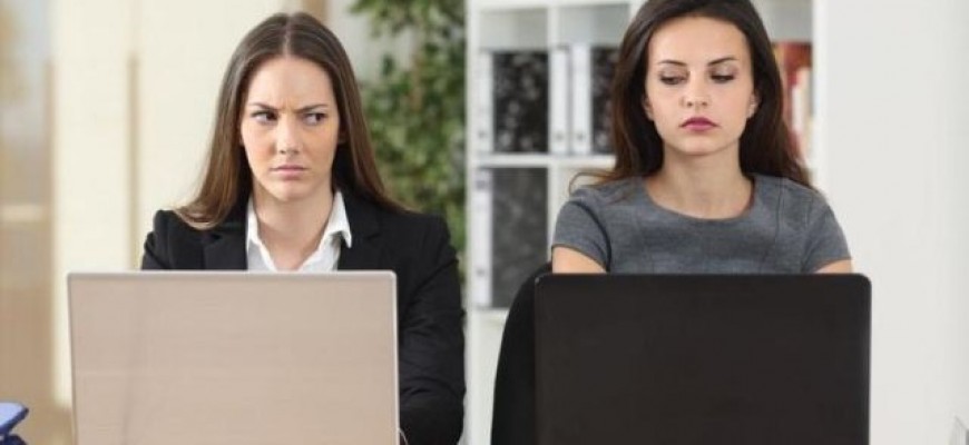 10 علامات تدل على أن الشخص يكرهك 10 علامات تدل على أن الشخص يكرهك