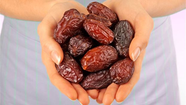 منافع التمر للشعر والبشرة