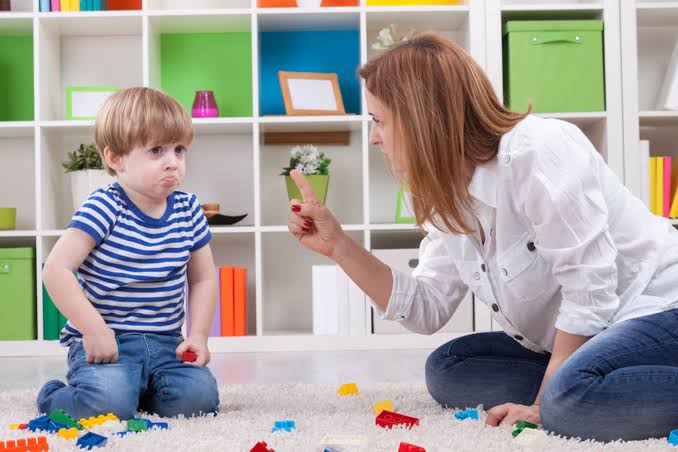 طفلك لا يخاف من العقاب.. ماذا يعني ذلك؟