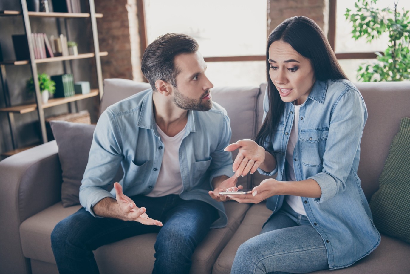 ثلاثة أسباب تُهدّد استقرار العلاقات الزوجية.. والسر في طريقة التعامل معها